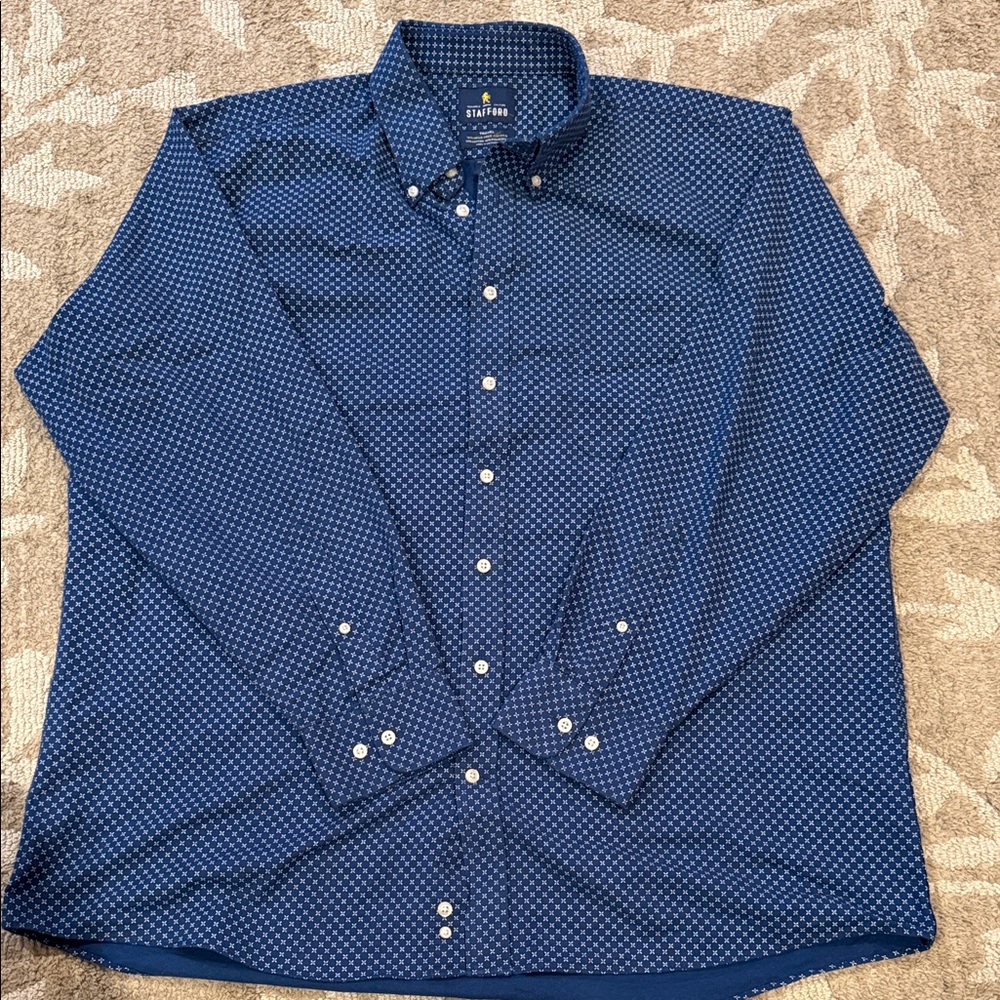 Stafford Men's Navy Geometric Button-Down Shirt